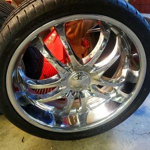 20in MSR Wheels and new tires. Universal lug